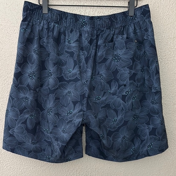 Hurley Men's Navy Blue Floral Swim Shorts Trunks Athletic Casual Comfort Logo XL - Picture 8 of 9